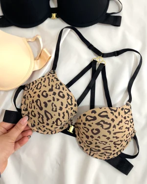 سوتین اسفنجی جلو بازشو