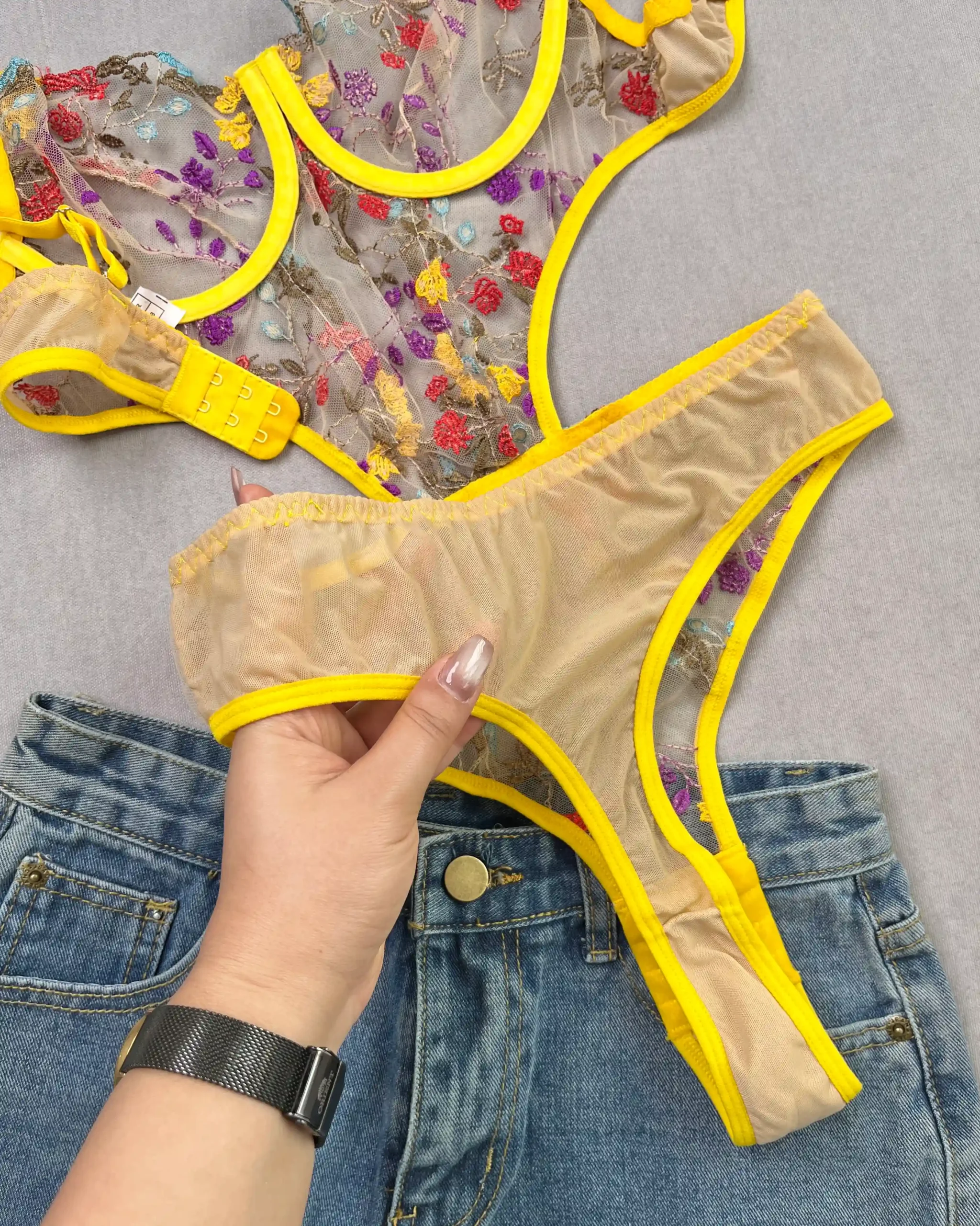 بادی فانتزی گلدوزی برند Hanis کد محصول ۹۵۵۱۰ 3 خرید بادی فانتزی در لباس زیر قرتی مد