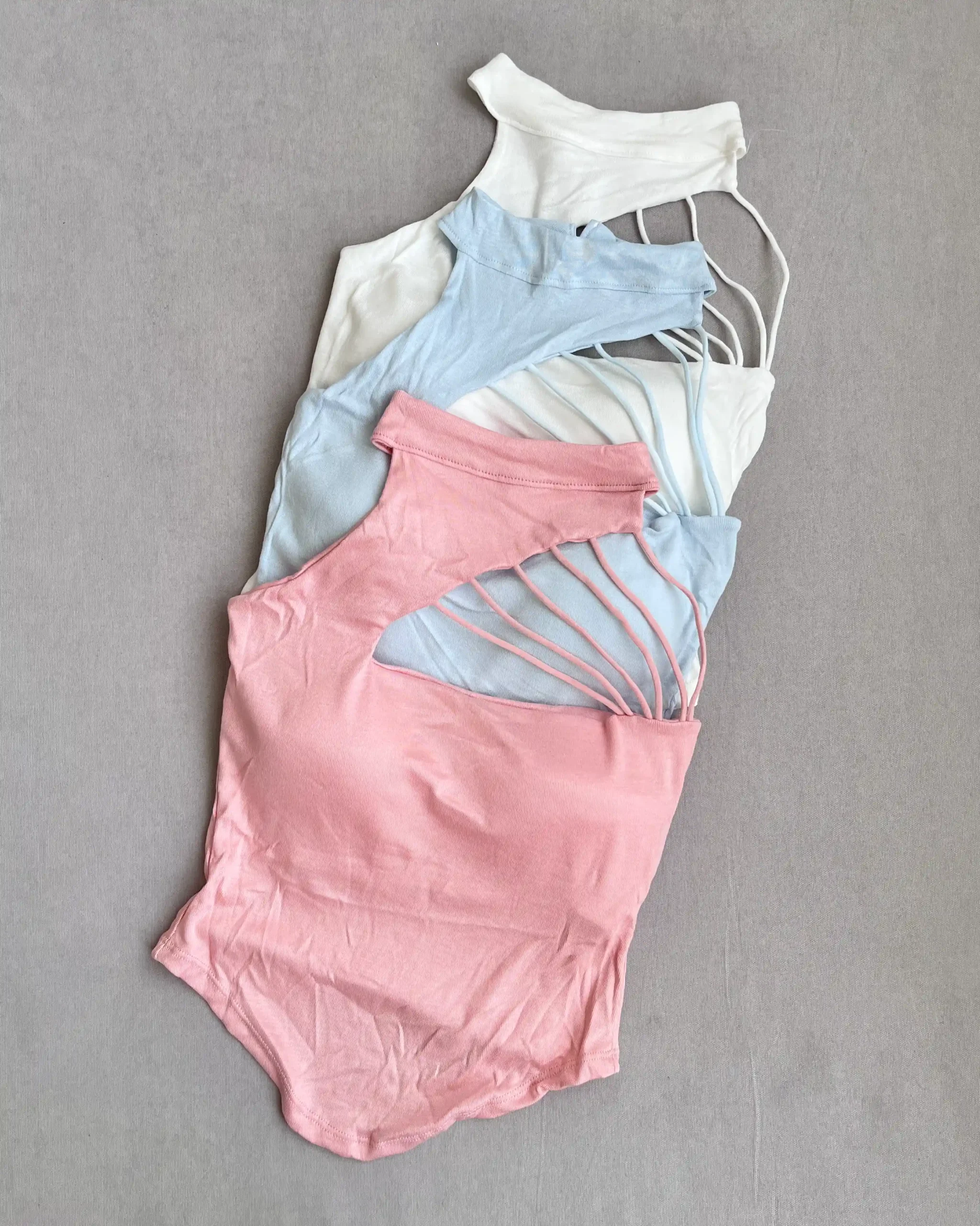 stylish-choker-neck-crop-top خرید اینترنتی کراپ گردنی فانتزی قرمز