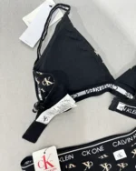 نمای داخل ست شورت و سوتین Calvin klein
