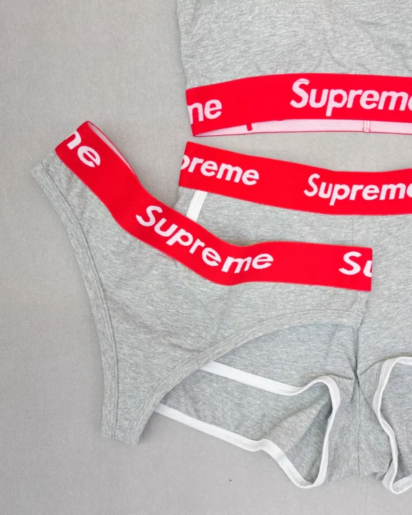 خرید اینترنتی ست سه تکه نیم تنه و شورت لامبادا و شورتک supreme